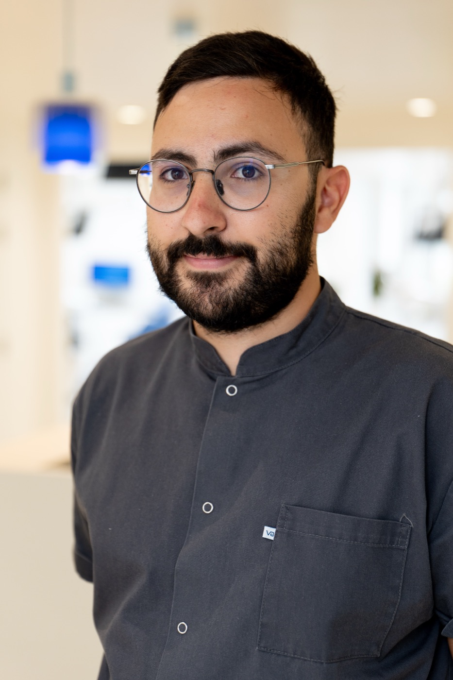 Dr Simon Benyamin